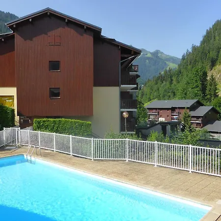 Cosy A Areches, 50m Des Pistes, Terrasse Ouest Et Piscine L'ete - Fr-1-342-249 *