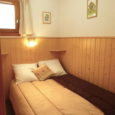 Apartment Cosy A Areches, 50m Des Pistes, Terrasse Ouest Et Piscine L'ete - Fr-1-342-249 *
